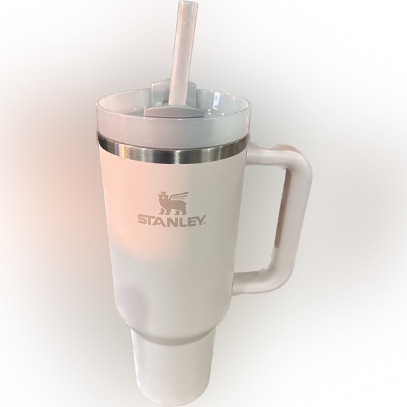 Stanley 40 ounce Quencher in Rose Quartz - Picture 1 of 6